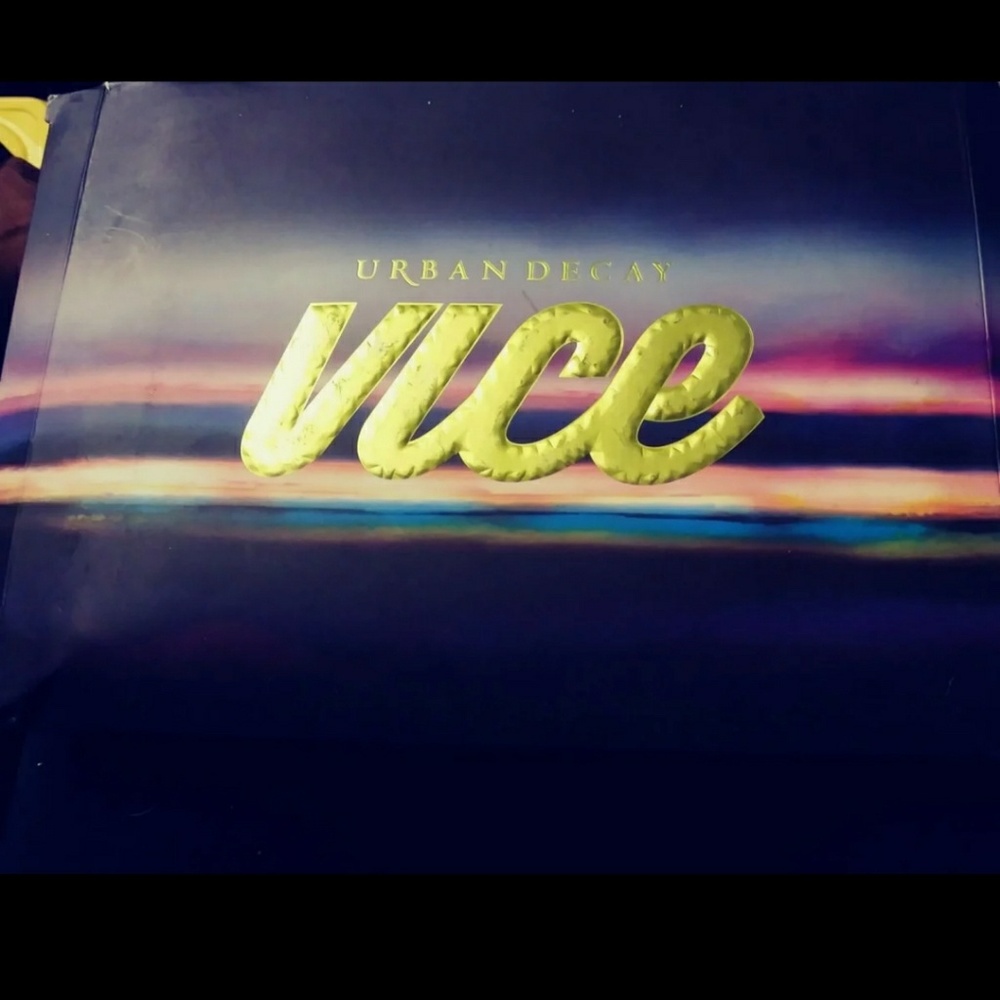 Urban Decay vice 3 eyeshadow palette